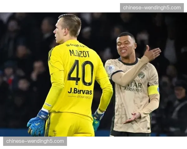 战术观察：三中卫体系在法甲的重新流行与战术演化