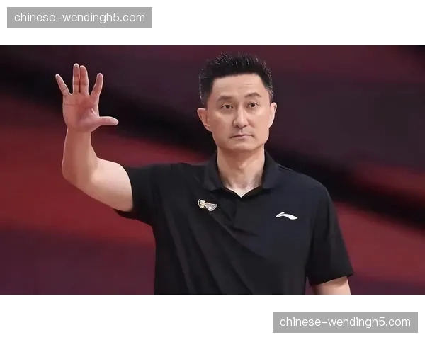 广东主教练杜锋谈萨姆纳伤病：膝盖伤势至少需要两周康复